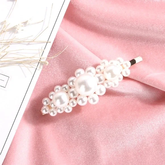 BUNDLE DEAL❗️3 Pack Pearl Hair Clips/ GOLD BANGLE BRACELET - Picture 3 of 8